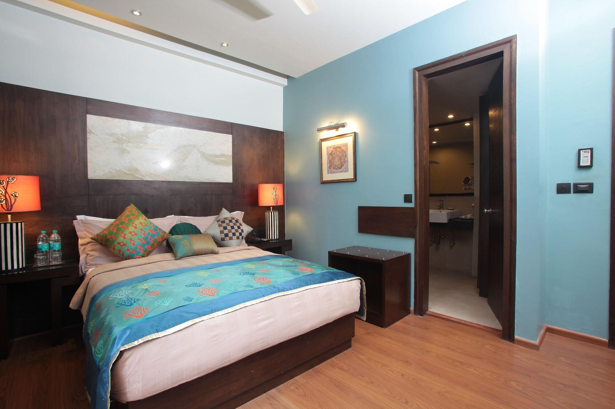 Justa Mg Road Hotel Bangalore Buitenkant foto