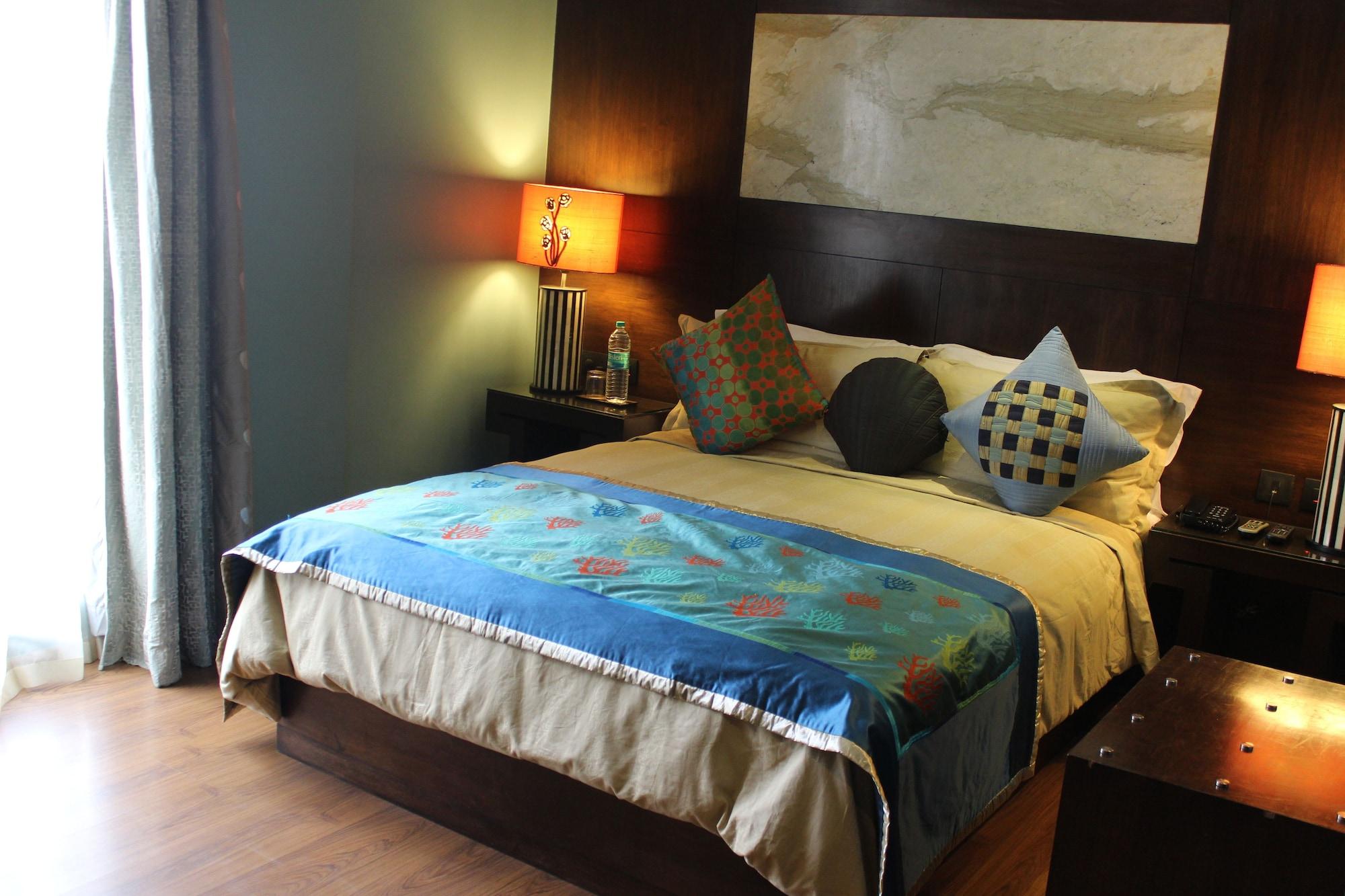 Justa Mg Road Hotel Bangalore Buitenkant foto