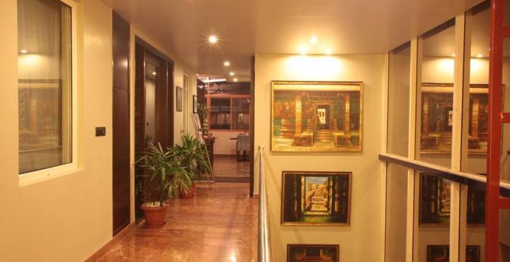 Justa Mg Road Hotel Bangalore Buitenkant foto