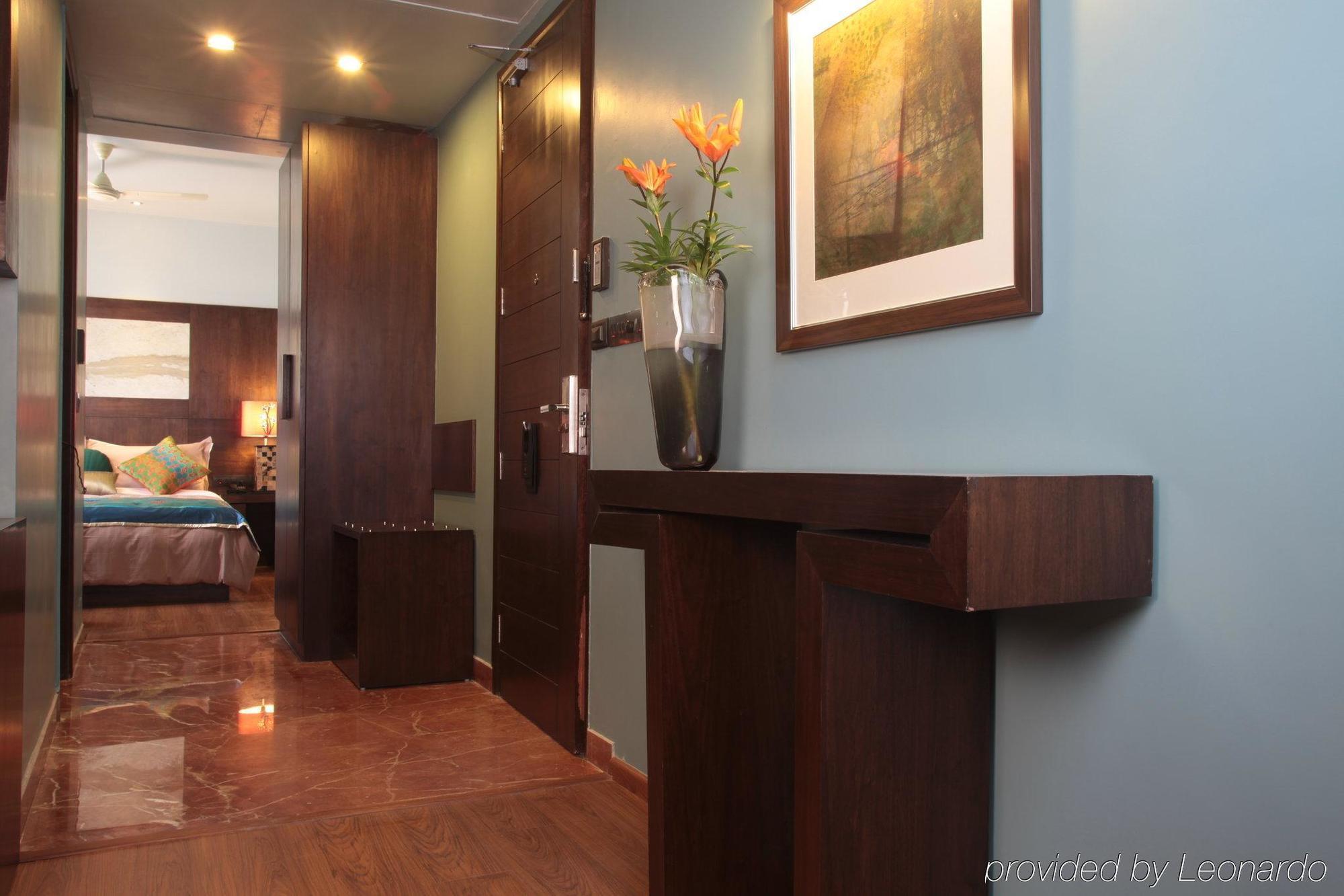 Justa Mg Road Hotel Bangalore Kamer foto