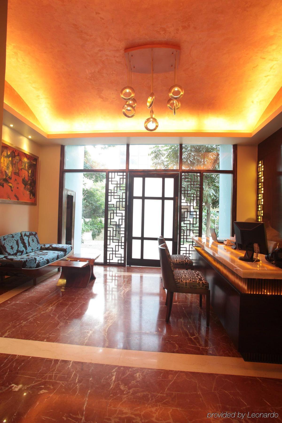 Justa Mg Road Hotel Bangalore Kamer foto